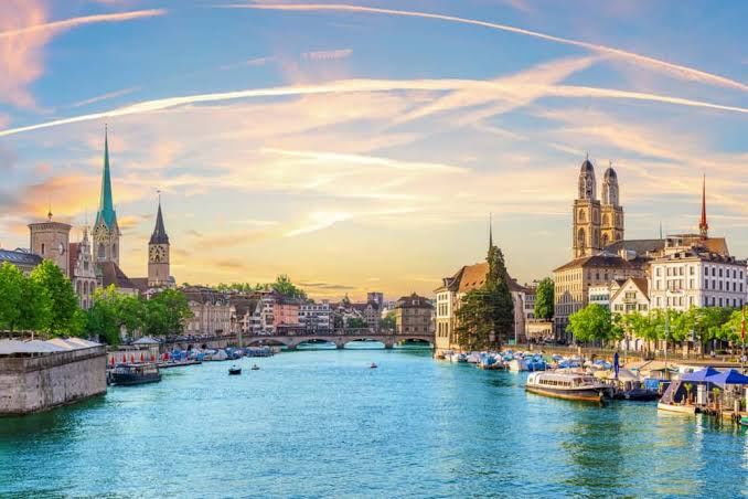 Swiss Paris at a Glance - 2026